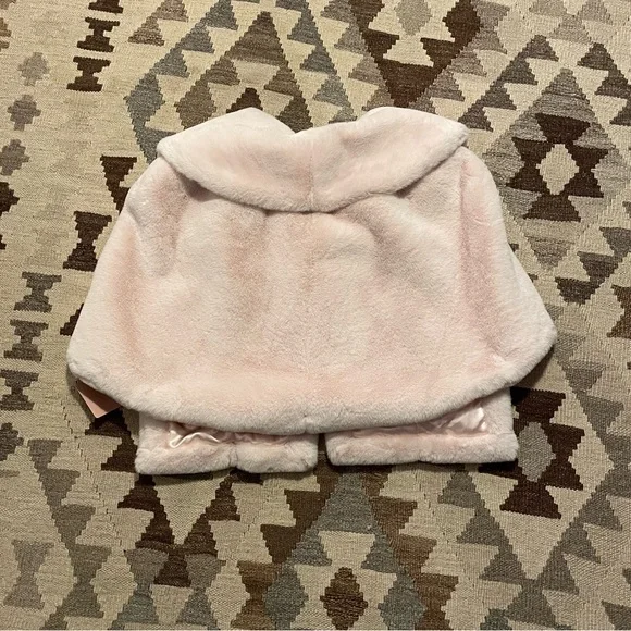 BHLDN faux fur shrug capelet NWT - Picture 2 of 6